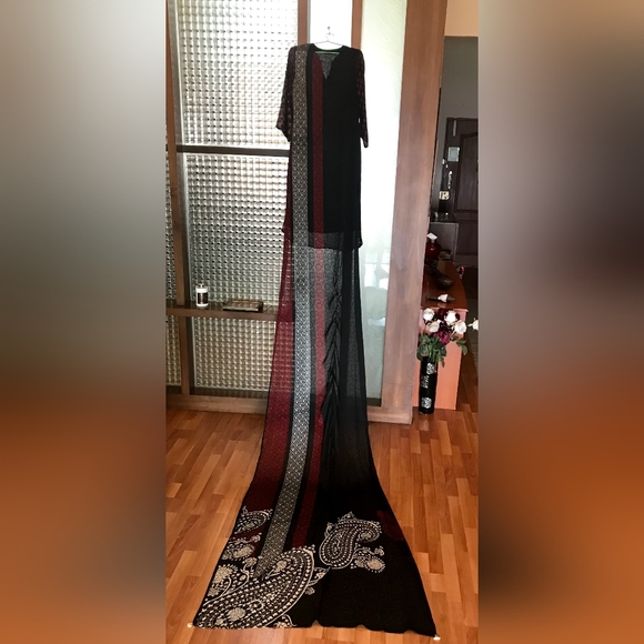 Black and Red Kurta dress/ kurta with long dupatta. Small to medium. - Picture 6 of 15